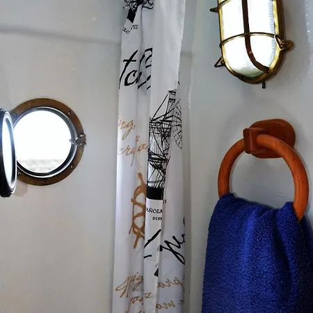 Estrella Del Norte Botel *